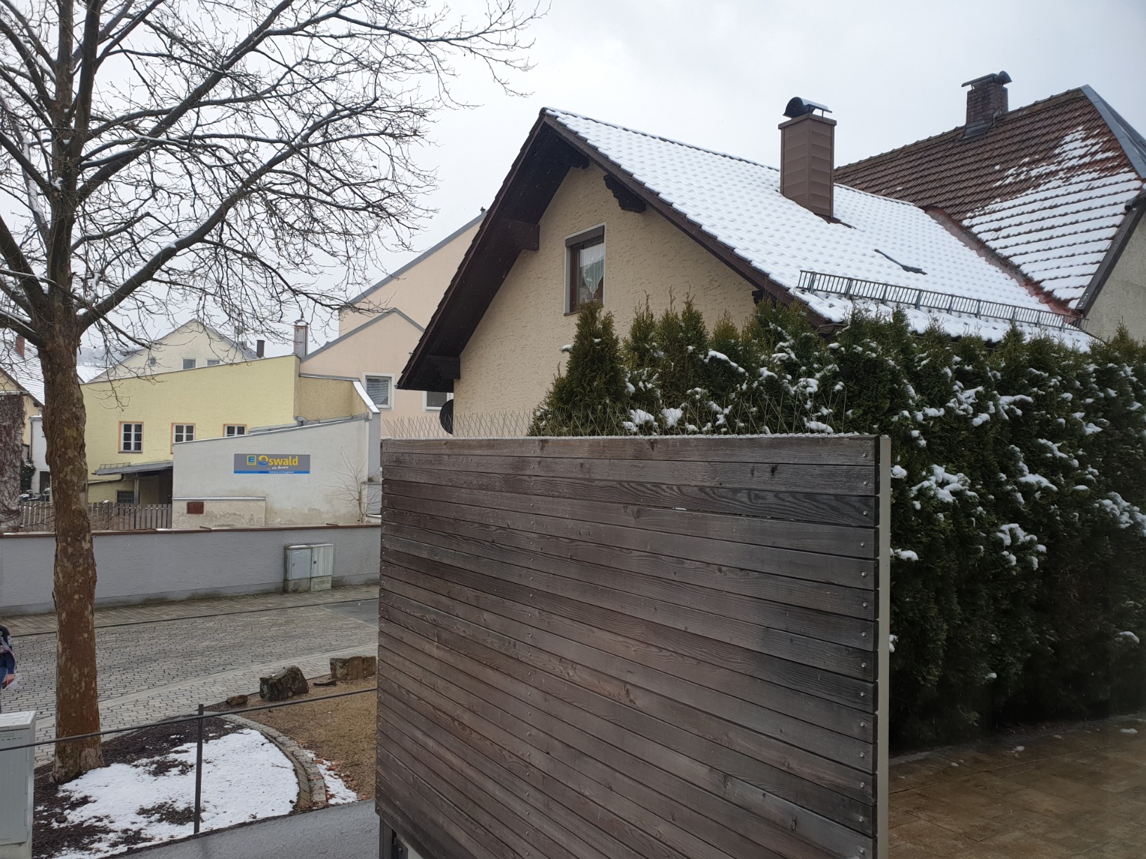 Unauffällig